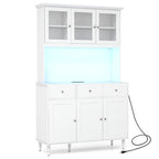 Grand meuble de rangement de cuisine avec lumières LED et