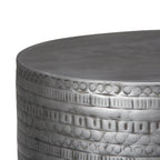 Table d'appoint en métal de 15 po avec motif tribal large et assemblée - 15 larg. x 15 prof. x 20 haut.