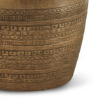 Table d'appoint en métal de 15 po avec motif tribal large et assemblée - 15 larg. x 15 prof. x 20 haut.