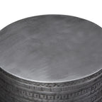 Table d'appoint en métal de 15 po avec motif tribal large et assemblée - 15 larg. x 15 prof. x 20 haut.